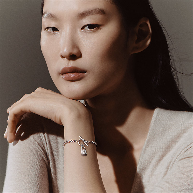 ブレスレット 《ケリー・カデナ》 | Hermès - エルメス-公式サイト